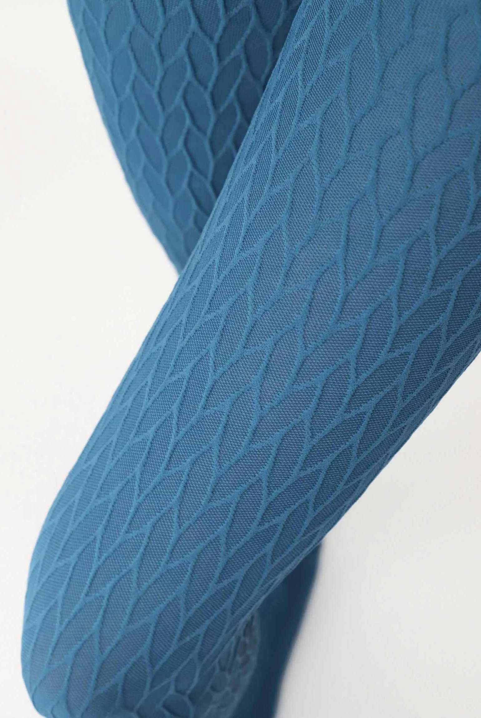 Oroblu Winding Opaque Relief Pattern Tights